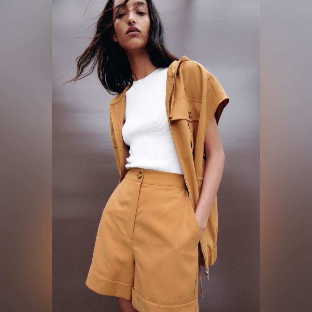 NWT Zara Brown Bermuda Shorts with Turn-Up Hems Size S